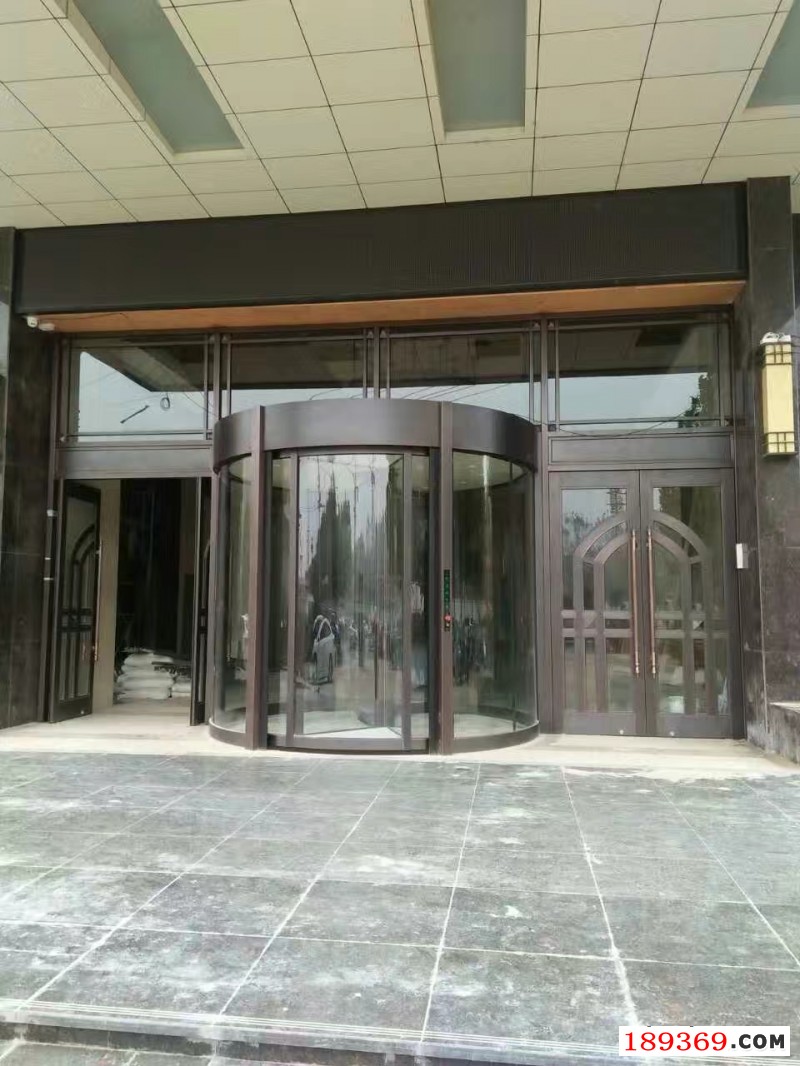 鄭州旋轉(zhuǎn)門