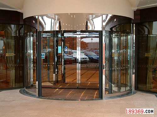 鄭州大型兩翼自動旋轉(zhuǎn)門