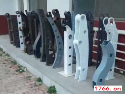 河南護(hù)欄,橋梁護(hù)欄定做廠家 橋梁護(hù)欄圖片大全圖2