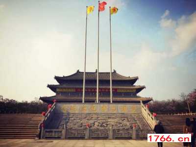 不銹鋼錐形電動(dòng)旗桿，河南同創(chuàng)旗桿圖2