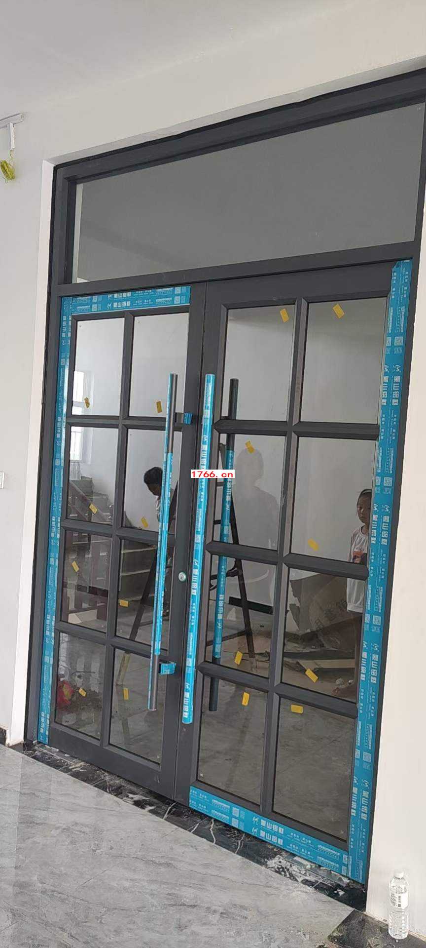 地彈簧門(mén)安裝