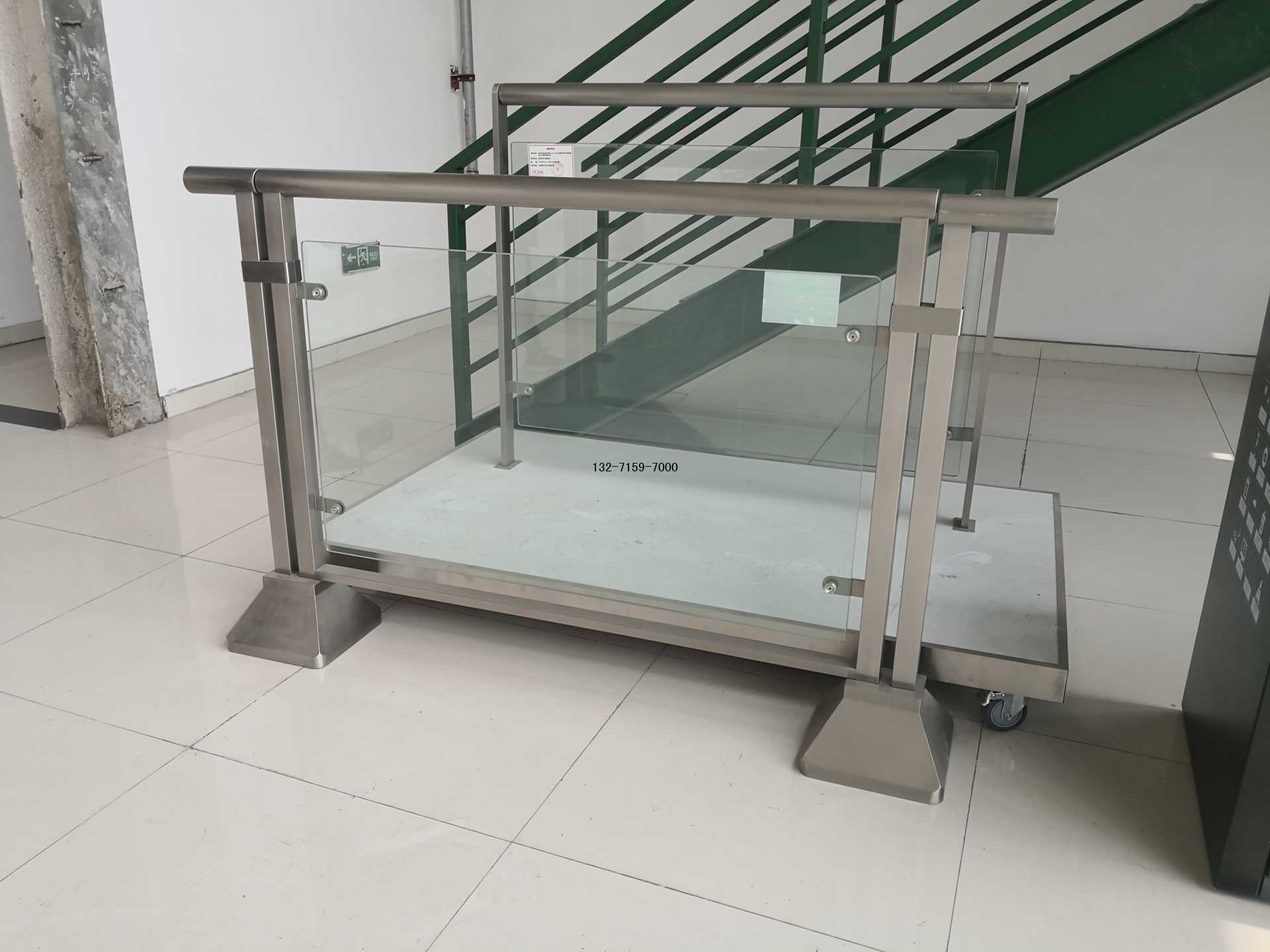 可移動玻璃護欄