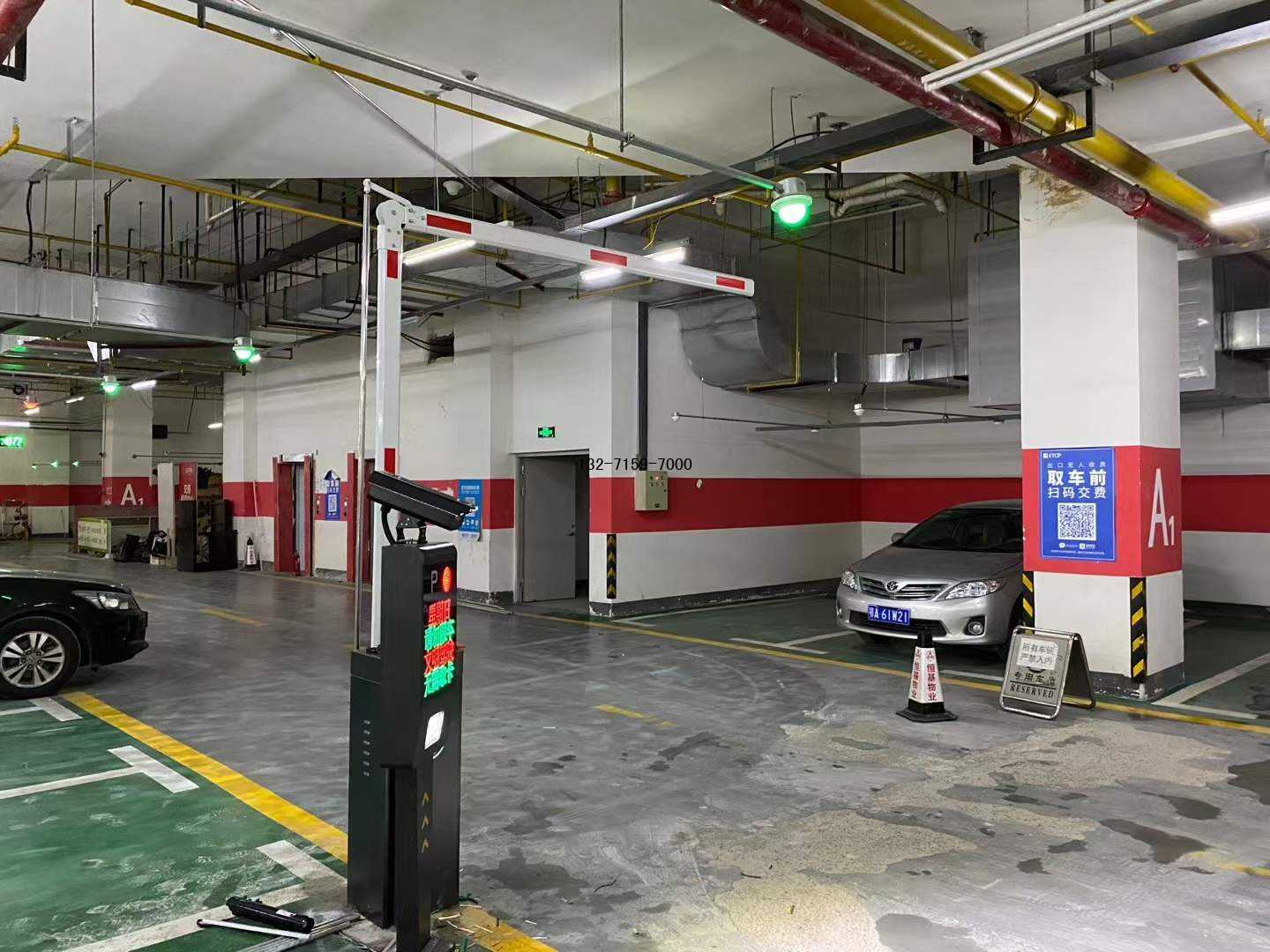 地下室折疊道閘車牌識(shí)別 地下室折疊道閘車牌識(shí)別