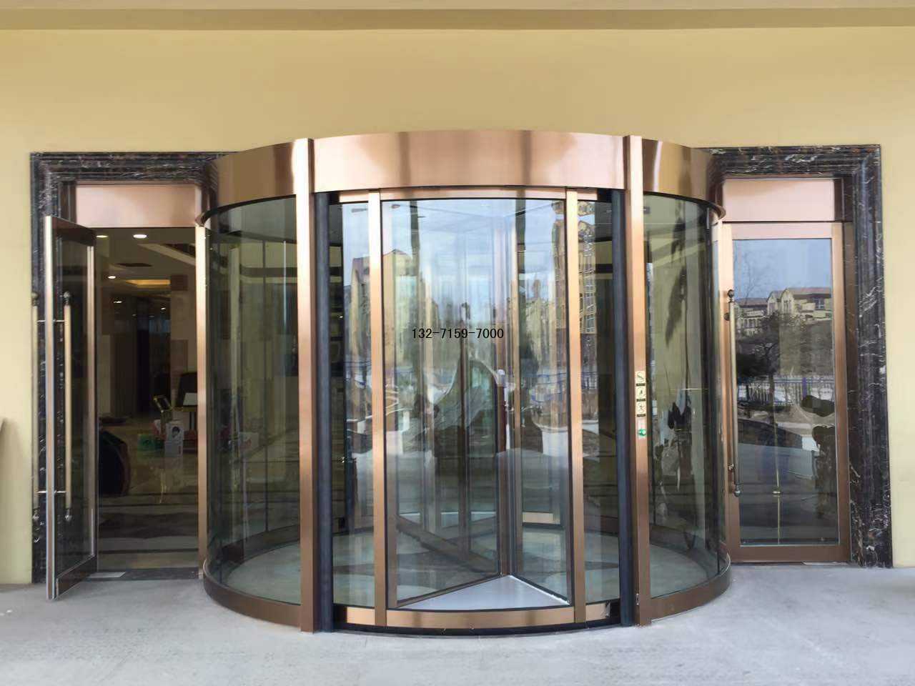 玫瑰金兩翼旋轉(zhuǎn)門