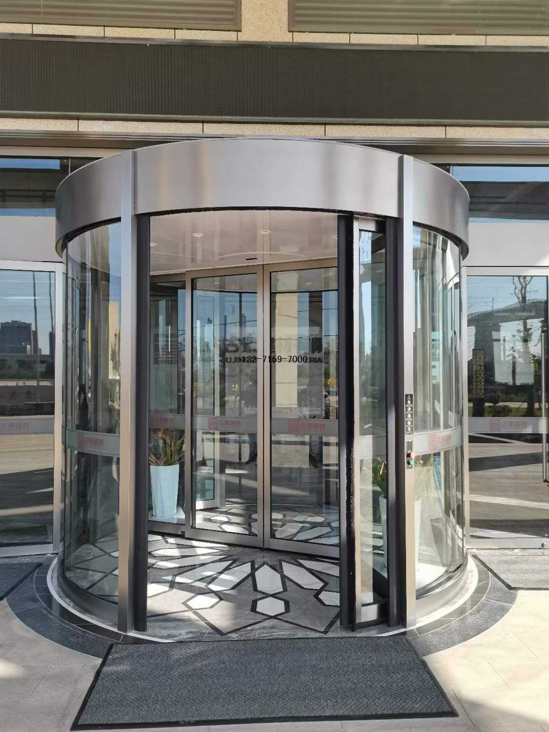 兩翼旋轉(zhuǎn)門廠家