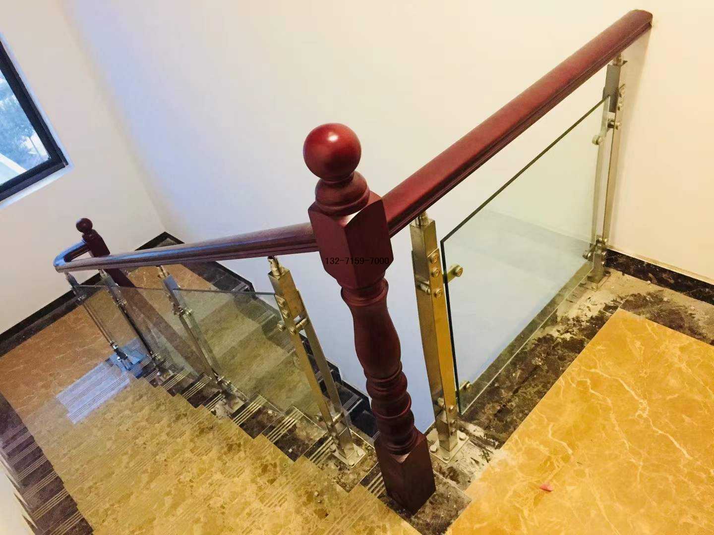 別墅樓梯護(hù)欄