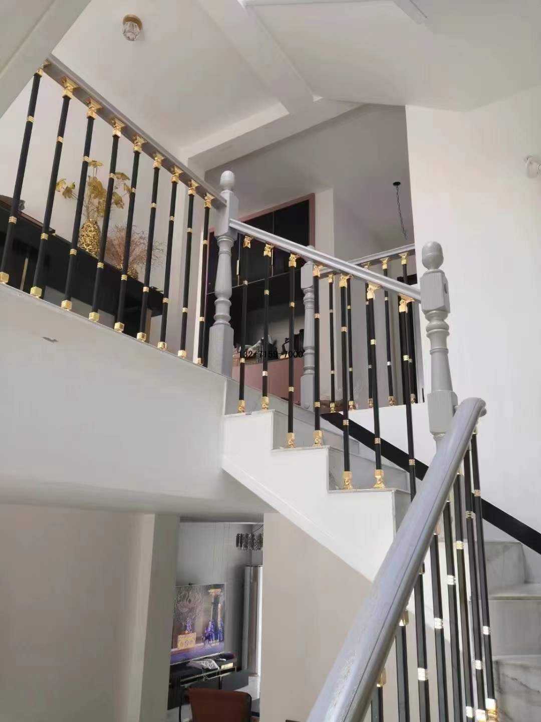 鋁藝樓梯護(hù)欄