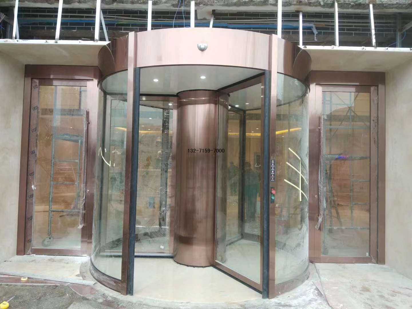 不銹鋼包柱旋轉(zhuǎn)門