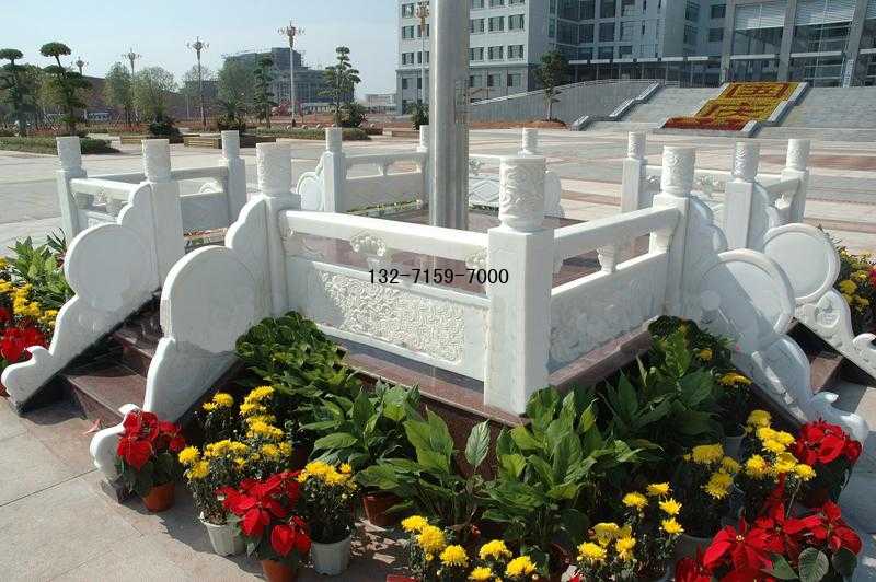 不銹鋼旗桿臺(tái)