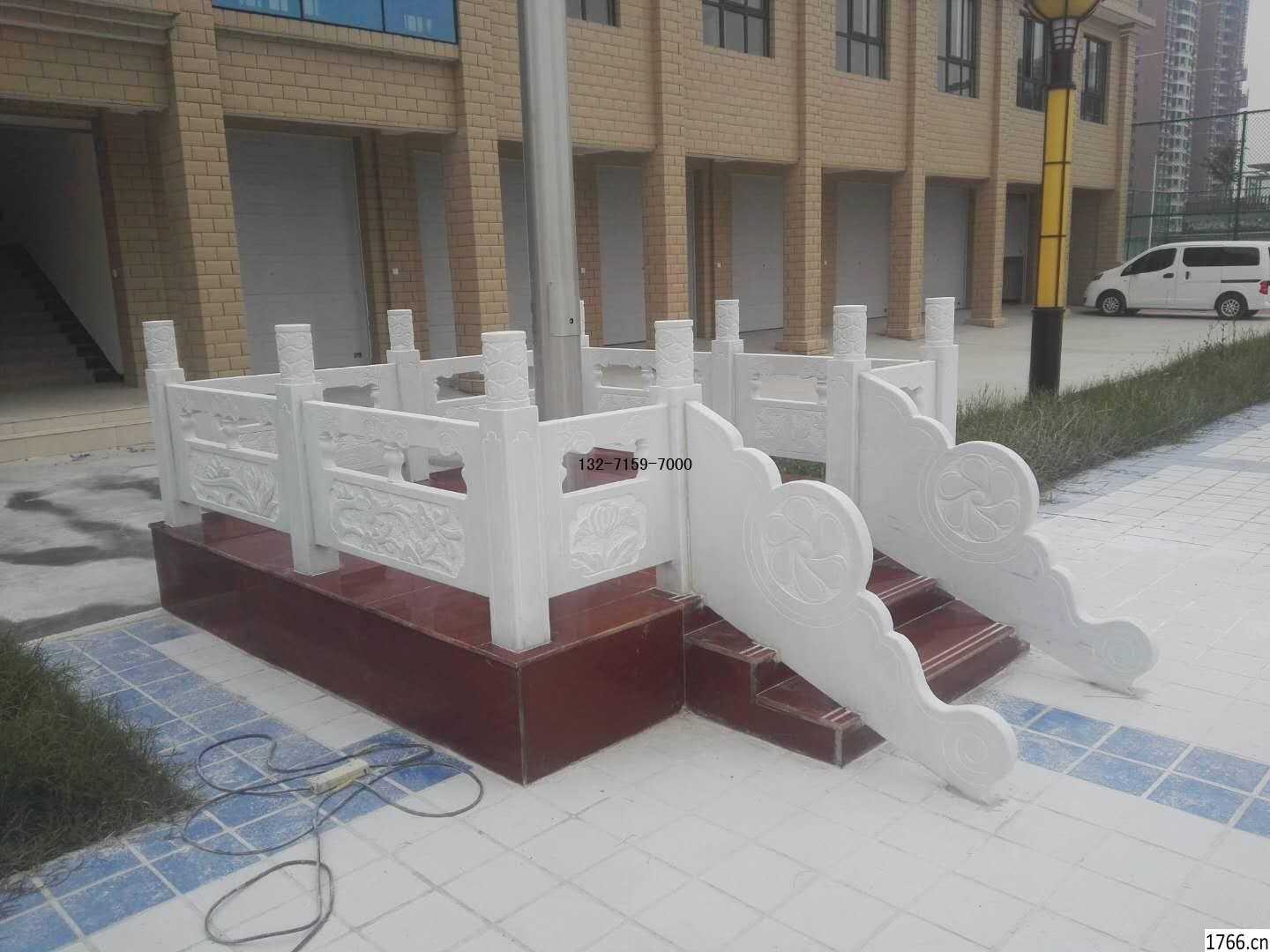 漢白玉旗桿臺(tái)