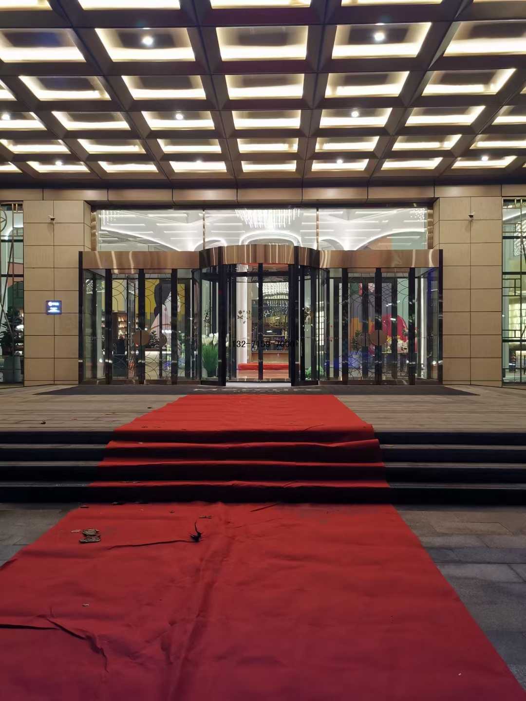 自動(dòng)旋轉(zhuǎn)門