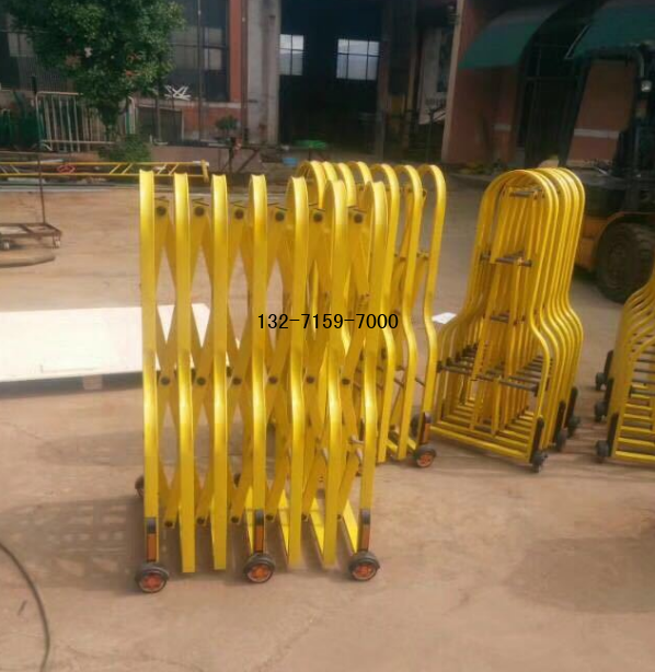 鄭州伸縮護欄高速活動護欄移動輪式
