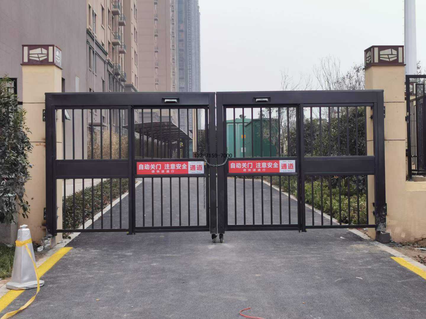 小區(qū)物業(yè)門(mén)禁自動(dòng)門(mén)