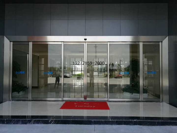 不銹鋼自動感應(yīng)門安裝實物圖片