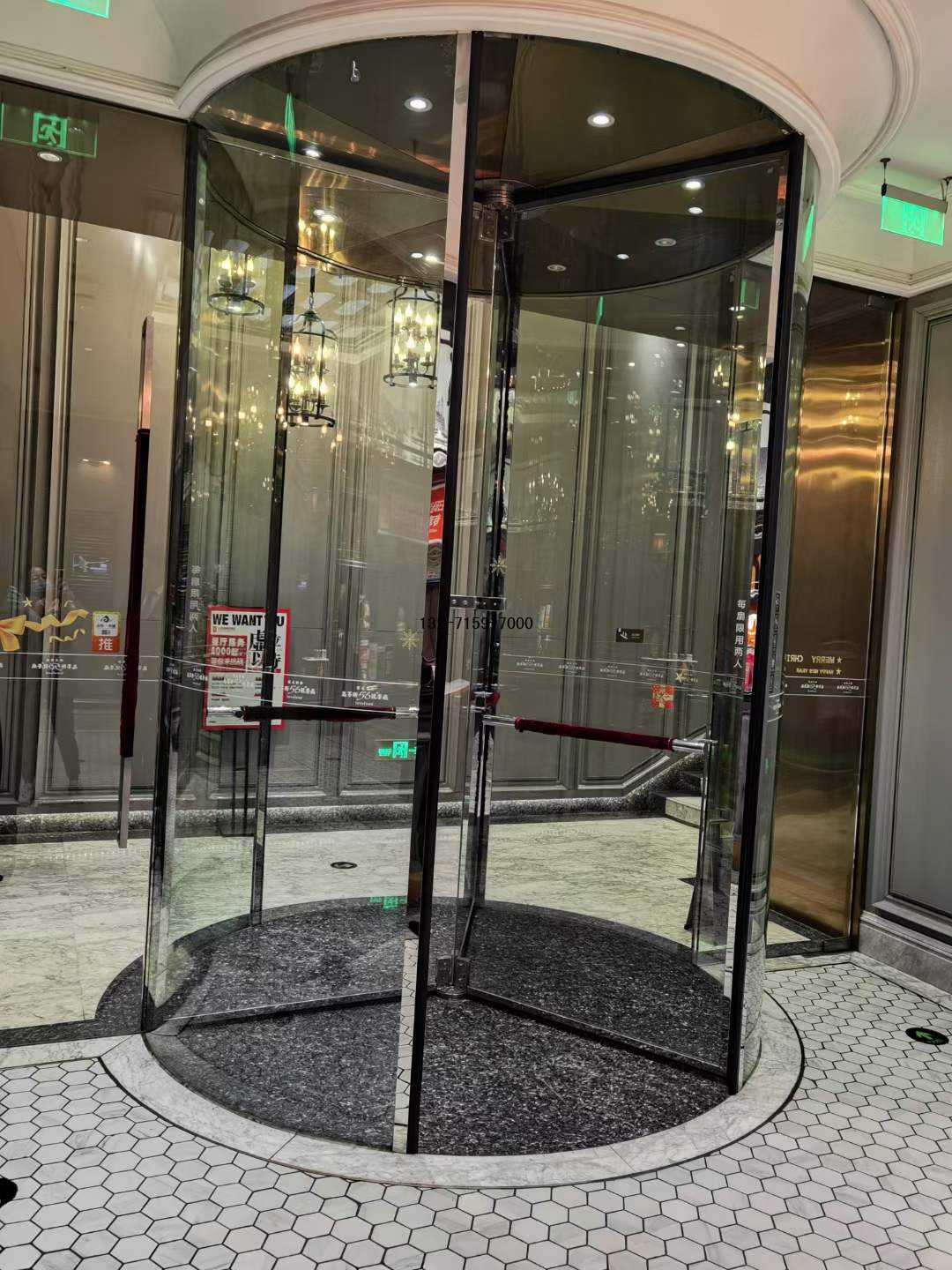 水晶旋轉(zhuǎn)門