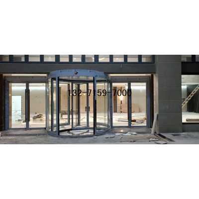 鄭州電動(dòng)三翼展箱旋轉(zhuǎn)門?安裝現(xiàn)場圖2