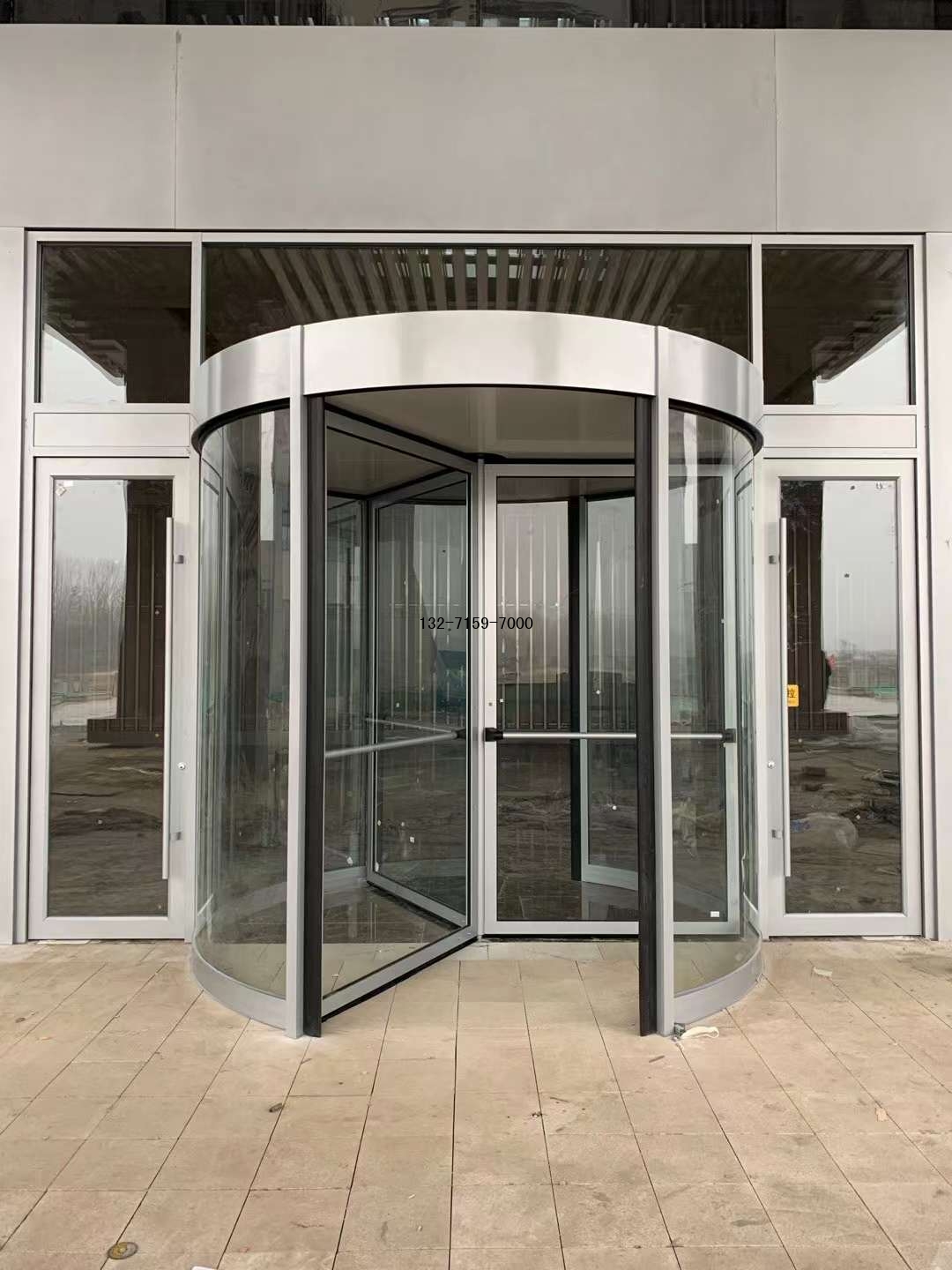 山西晉城不銹鋼電動旋轉(zhuǎn)門