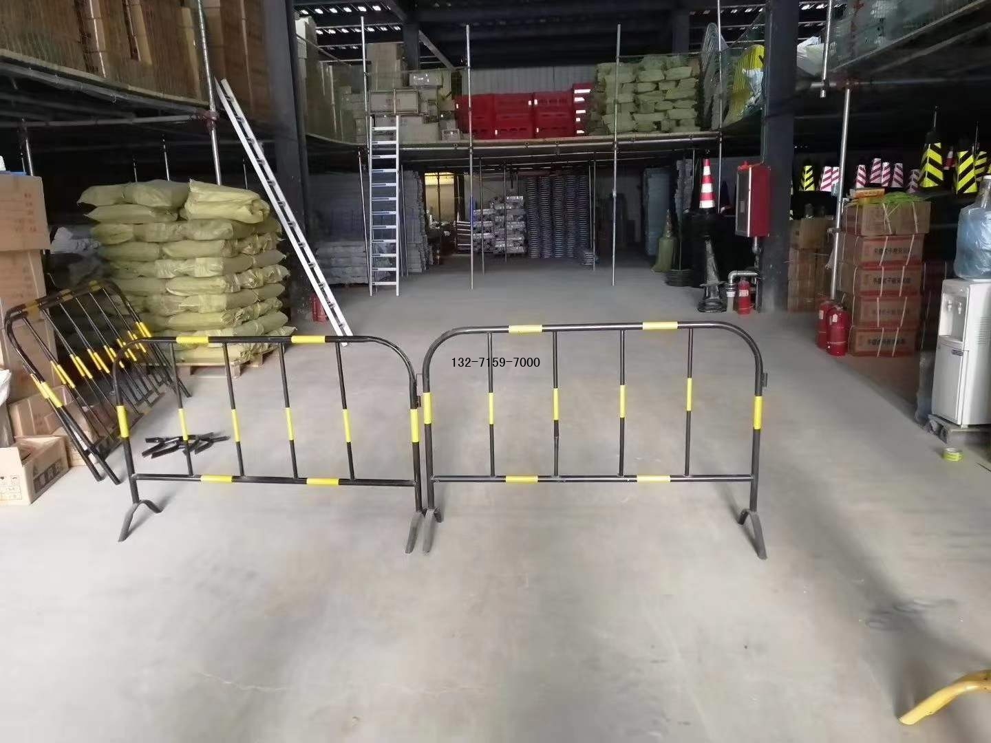 可移動鐵馬護(hù)欄