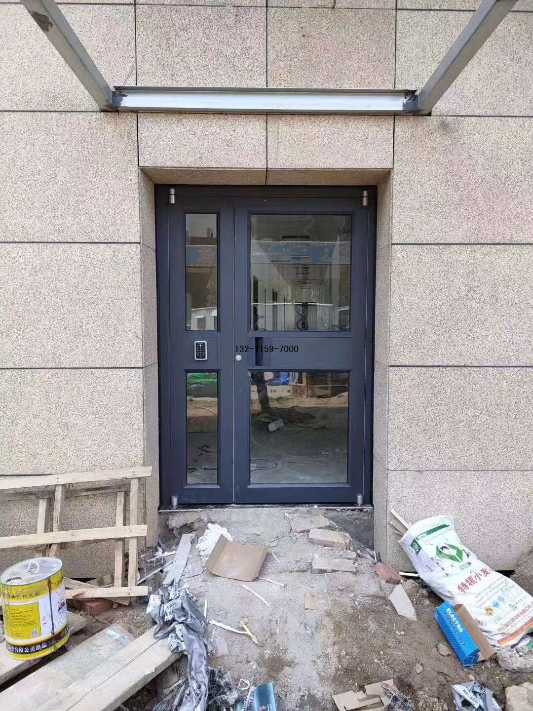 鄭州市安裝鋁合金地彈簧門的廠家