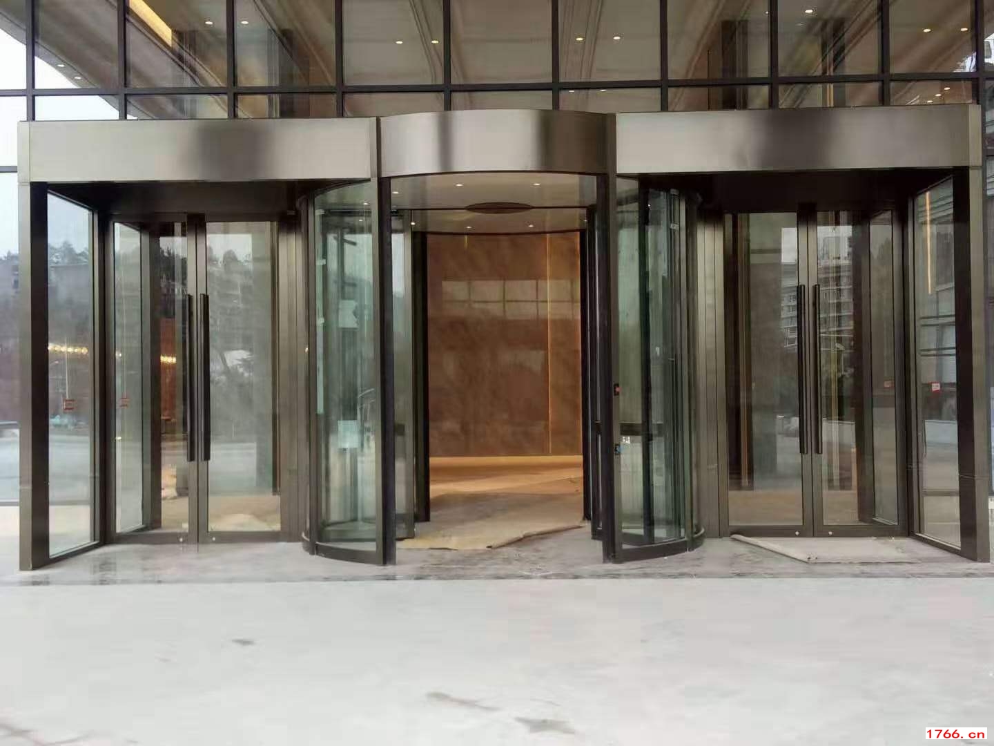 電動(dòng)旋轉(zhuǎn)門廠家