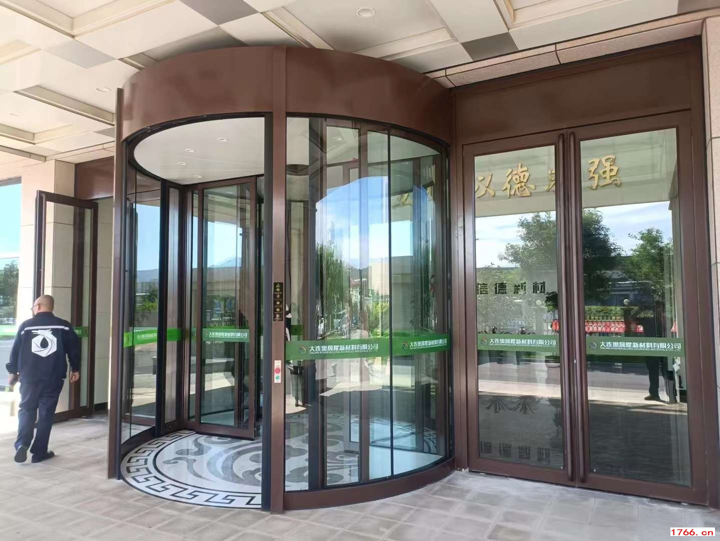 鄭州旋轉(zhuǎn)自動(dòng)門