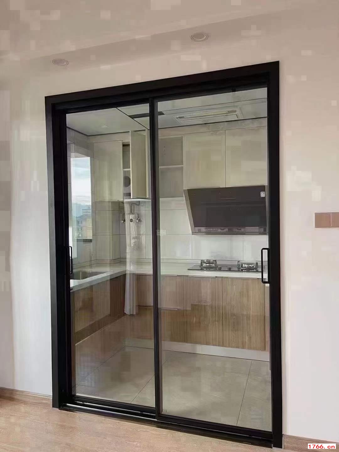 黑色廚房自動門 黑色廚房自動門