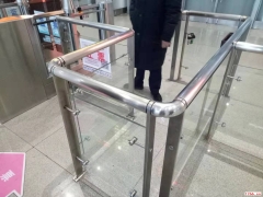 玻璃護欄做法視頻_玻璃欄桿廠家直銷