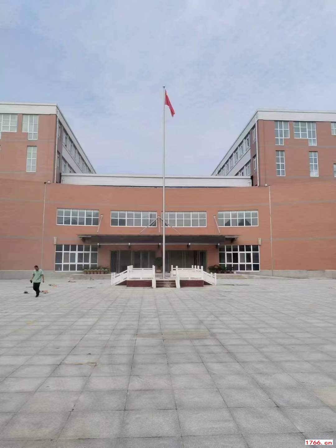 大學(xué)旗桿 大學(xué)旗桿