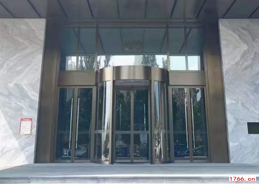 自動旋轉(zhuǎn)玻璃門