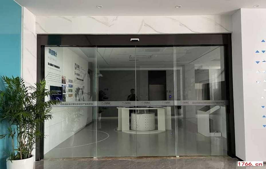 鋼化玻璃自動(dòng)感應(yīng)門 鋼化玻璃自動(dòng)感應(yīng)門