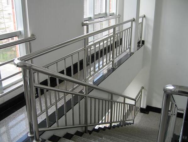 不銹鋼樓梯護(hù)欄
