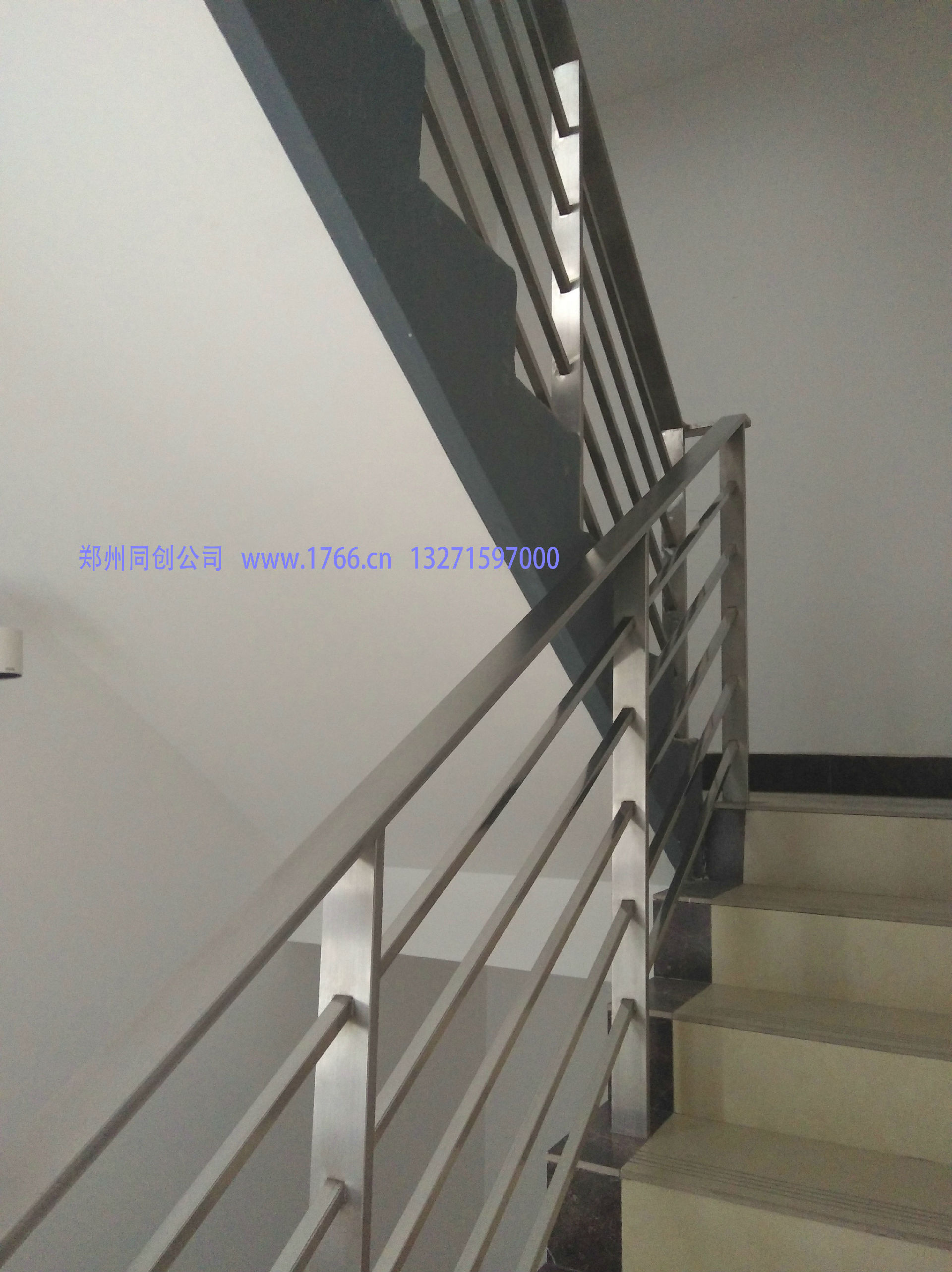 不銹鋼樓梯欄桿