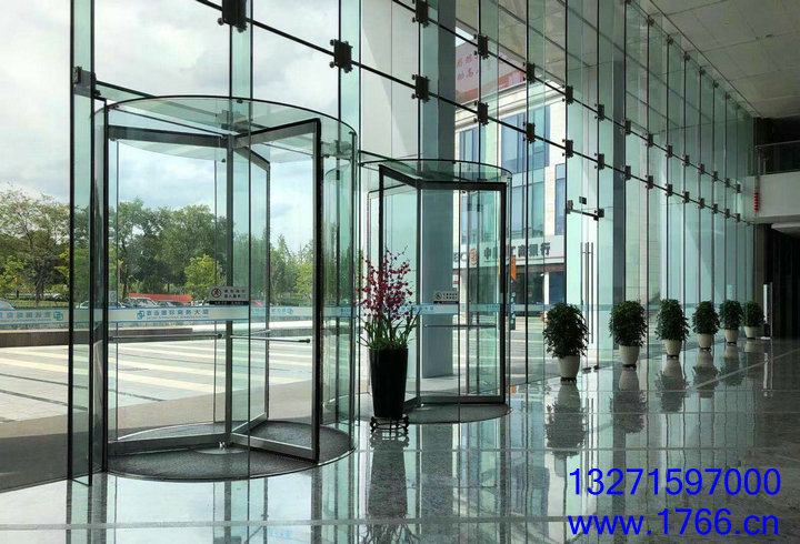 水晶自動(dòng)旋轉(zhuǎn)門