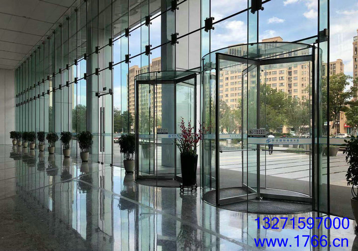 鄭州三翼旋轉(zhuǎn)門