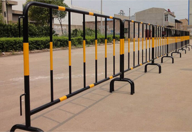 鄭州現(xiàn)貨鐵馬護(hù)欄
